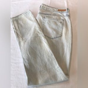 Articles Of Society Light Wash Straight Leg Jeans